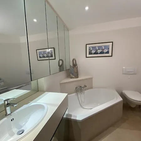 Luxury Sea View Retreat In Groenendijk 公寓 *